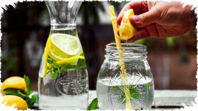 5 Kelompok Orang yang Sebaiknya Hindari Minum Air Lemon, Termasuk Penderita GERD & Gigi Sensitif