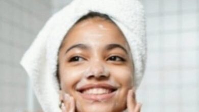 4 Cleanser Alpha Arbutin Terbaik 2026 untuk Wajah Bersih Cerah, Bebas Kusam & Skin Barrier Sehat