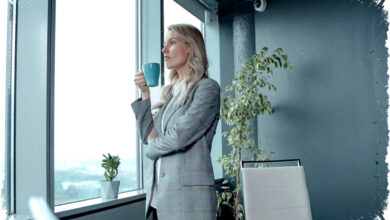 5 Alasan Sendiri Sejenak Bantu Ambil Keputusan Bijak & Rasional Tanpa Gangguan