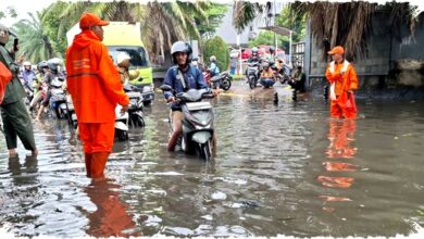 Jalan Daan Mogot Terendam Banjir 30-60 cm, Kendaraan Terbatas Melintas, Pilih Jalur Alternatif!