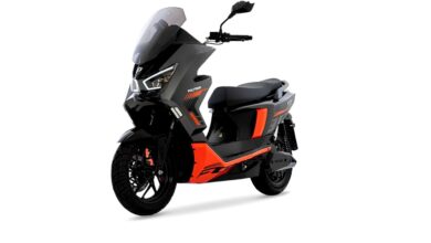 Polytron Fox 350: Skuter Listrik Lokal Performa Premium Touring Jarak Jauh hingga 130 Km