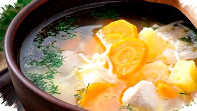 Garlic Miso Chicken Soup Hangatkan Tubuh, Resep Sup Ayam Sehat untuk Makan Malam Ideal