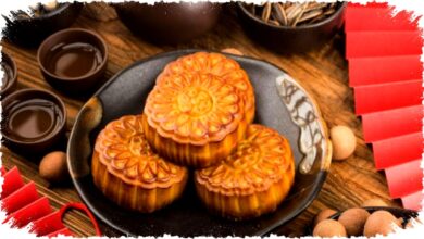 Kue Keranjang dan Kue Bulan, Perbedaan Tersembunyi yang Mengubah Makna Perayaan Imlek Anda!